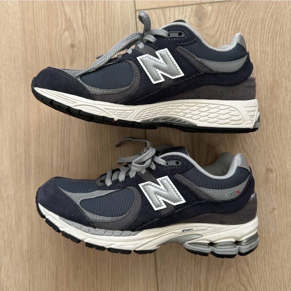 New Balance 2002r M6/W7.5